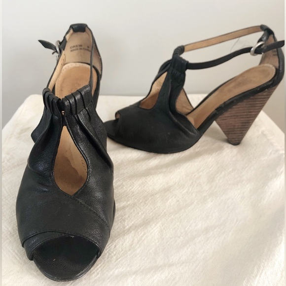 Lōcale t strap black chunky heels - Picture 8 of 8